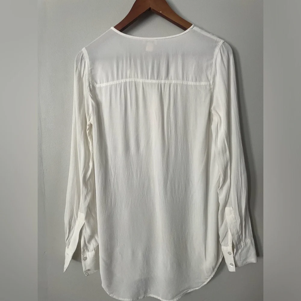 ☀️J Crew  Women’s XS White Henley